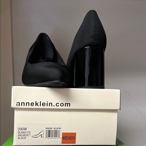 Anne Klein Black High Heeled Pumps